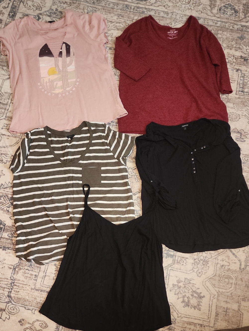 Torrid Womems Size 1 (14-16) Women’s Bundle Of 5 Tops